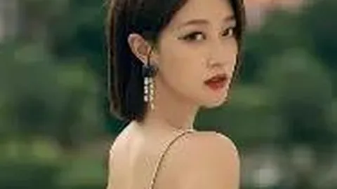 关晓彤甜蜜晒照为鹿晗庆生，力证恋情稳固