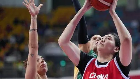 马竞新星阿尔瓦雷斯首赛季表现抢眼，首战皇萨就独进4球！